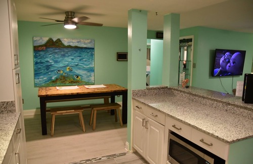 Fort Myers Casa | Retiro privado de Ft Myers: piscina, bañera de hidromasaje, sala de teatro, kayaks