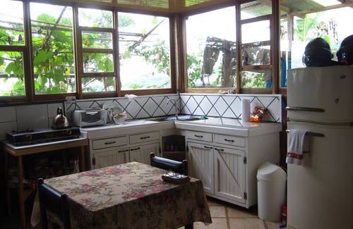 San Isidro de El General Apartamento | Apartamento privado de un dormitorio amueblado con vistas