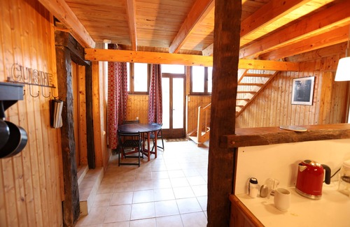 Tourliac Cabaña | Casa rural en el hermoso complejo templario, en Périgord