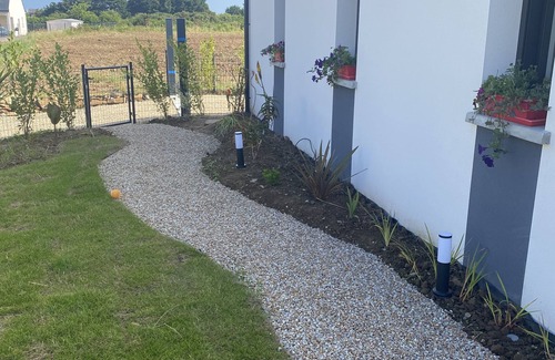 Locquirec Apartamento | Private garden apartment in new house