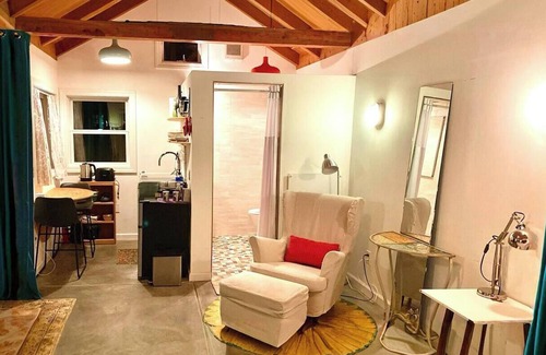 Golden Gate Cabaña | Private Garden Cottage