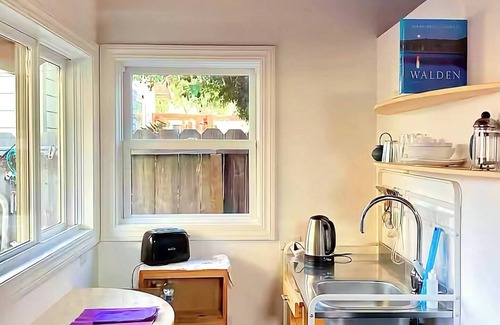Golden Gate Cabaña | Private Garden Cottage