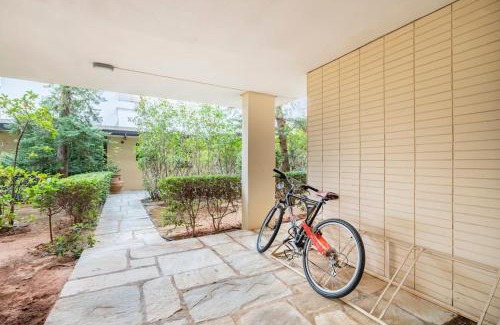 Vouliagmeni Villa | Private Garden Home next to the beach and market
