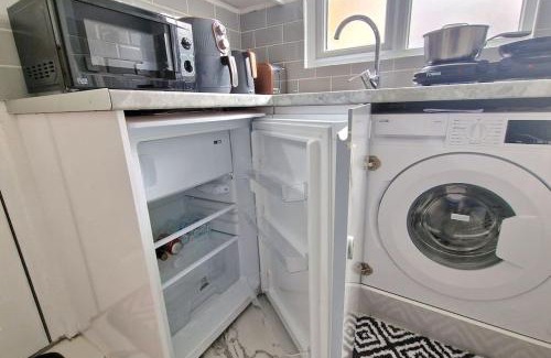 West Thurrock Apartamento | Private Garden Studio near London free Freeparking