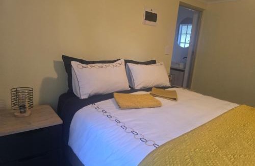 Faerie Glen Casa | Private Garden Studio near Menlyn
