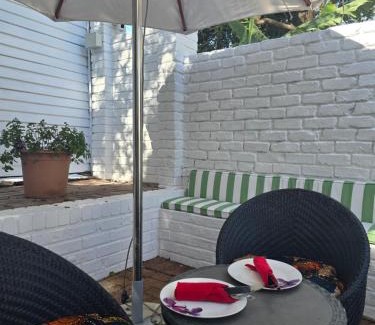 Faerie Glen Casa | Private Garden Studio near Menlyn