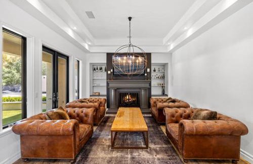Lake Hodges Casa | Private Gated 6BR Luxury Estate, Gym, Lake View