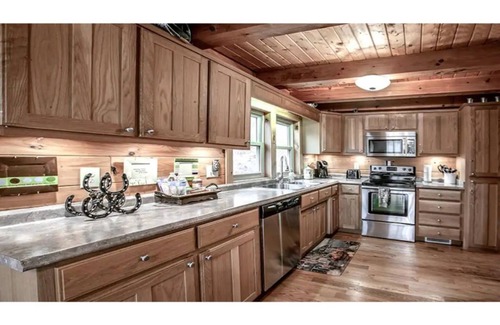 Rutherfordton Cabina | Private-Gated Community- FirePit- IndoorFireplace