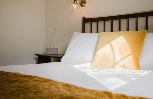 Axford Cabina | Private Room Above The Silks Pub (Room 1)