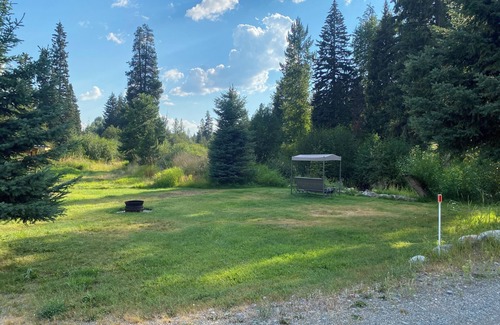 Okanagan-Similkameen Cabina | Private Getaway by a Creek on 20 acres