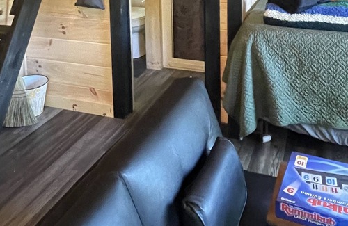Primrose Cabina | Private Getaway Cabin in RRG-Cliffview Resort