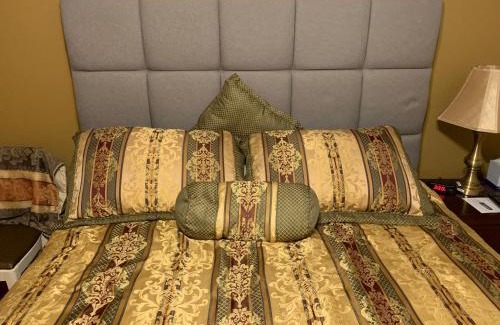 Sheboygan Casa | Private Guest Bedroom - 2E East Room - Close to Lake Michigan