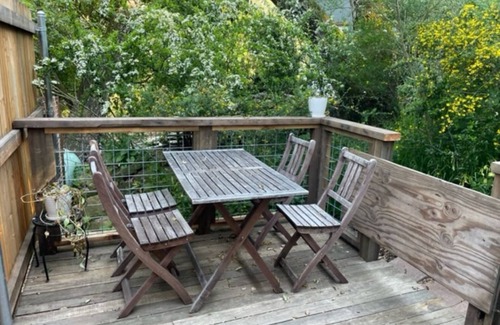 Santa Barbara Apartamento | Private guest casita among the California Oaks on San Marcos Pass