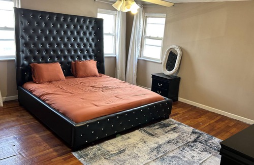 Constable Hook Casa | Private guest house near NYC with food voucher and parking