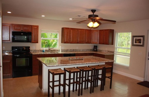 Oakes Estates Casa | Private Guest House on Acreage