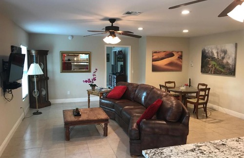 Oakes Estates Casa | Private Guest House on Acreage