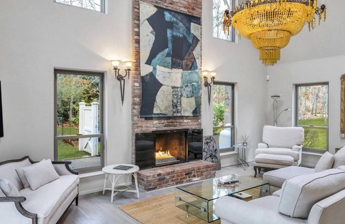 Wainscott Woods Casa | Private Hamptons vacation home, set on an acre of land, entertainer’s...