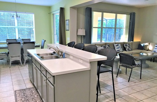 Windwood Bay Casa | Private Haven - 5 bedroom, 4.5 bath, Free Pool Heat, Free BBQ Grill