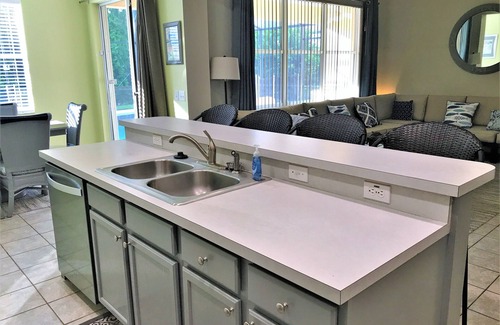 Windwood Bay Casa | Private Haven - 5 bedroom, 4.5 bath, Free Pool Heat, Free BBQ Grill