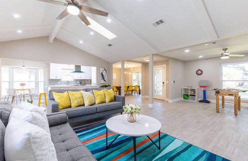 Richardson Casa | Private Heated Large Pool and Spa, Cornhole, Foosball, Grill, Dart, Games