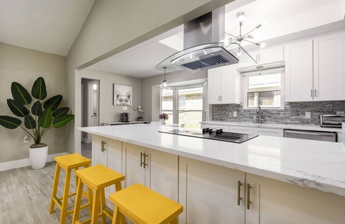 Richardson Casa | Private Heated Large Pool and Spa, Cornhole, Foosball, Grill, Dart, Games