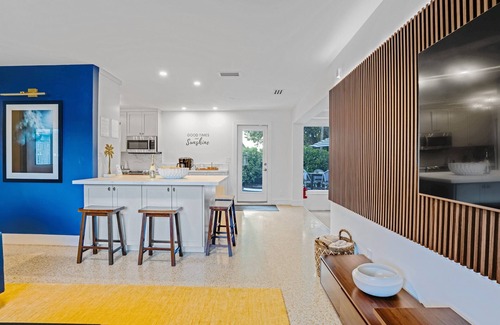 Wilton Manors Casa | Private Heated Pool, Outdoor Movie Theater, Gym & Sauna | Near to Wilton Drive
