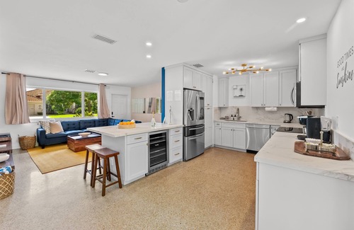 Wilton Manors Casa | Private Heated Pool, Outdoor Movie Theater, Gym & Sauna | Near to Wilton Drive