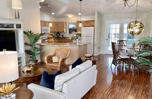 Summerhill Casa | Private Heated Pool & Hottub - Pet Friendly- Close to L Sumpter & Spanish Spring
