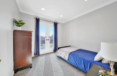 Placentia Casa | Private Heated Pool Oasis/Disney/Retro Arcade/Gym