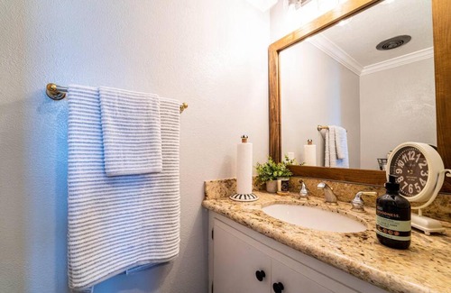 Placentia Casa | Private Heated Pool Oasis/Disney/Retro Arcade/Gym