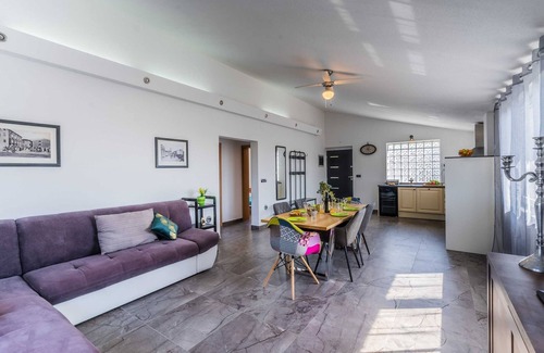 Galizana Chalet De Esquí | Private Heated Pool, Sport Fields - Villa Sunshine