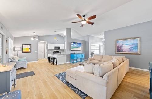 Navarre Casa | Private Heated Salt Pool, 3 Kings, Near Beach