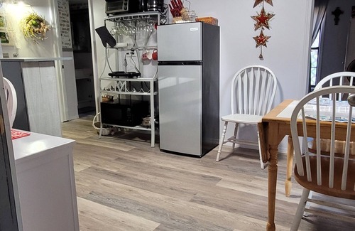 Gallant Apartamento | Private Hide-a-way Farmhouse Apartment. Pet Friendly & Horses!