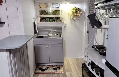 Gallant Apartamento | Private Hide-a-way Farmhouse Apartment. Pet Friendly & Horses!