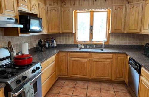 Plymouth Cabina | Private Hideaway in NH Mountains