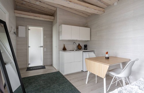 Vaajakoski Apartamento | Private High Quality Suite with Sauna & Lake Views