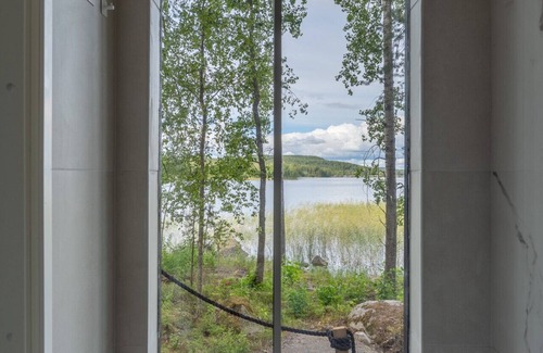 Vaajakoski Apartamento | Private High Quality Suite with Sauna & Lake Views