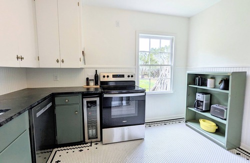 Driftwood Casa | Private Hill Country 1940s Bungalow