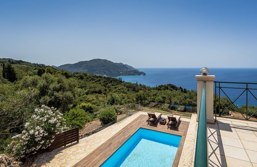 Sinarades Villa | Villa privada en Hillside lux con piscina y vistas panorámicas al mar sobre Agios Gordios