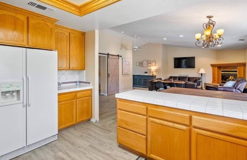 Atascadero Casa | Private Hilltop Family Resort - Sleeps 25+