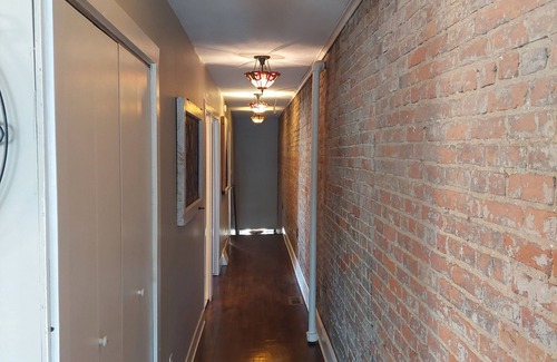 Holly Apartamento | Private Historic Downtown Holly Apartment