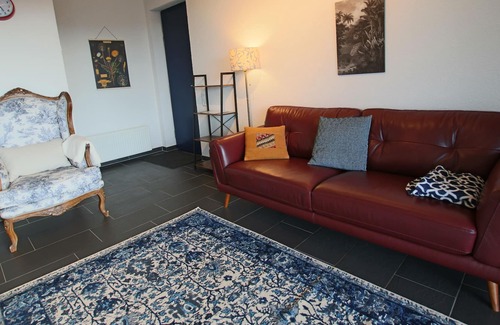 Bruschied Apartamento | Apartamento privado de vacaciones en Hunsrück con una maravillosa vista al valle y sauna de cedro