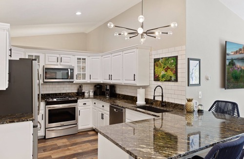 Brill Casa | Private home on 18th hole of Beautiful Butternut Hills. 25 Minutes to Hayward!