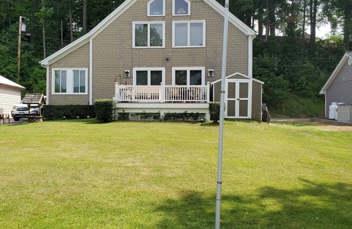 Lake Luzerne Casa | Private Home on Hudson River close to summer attractions