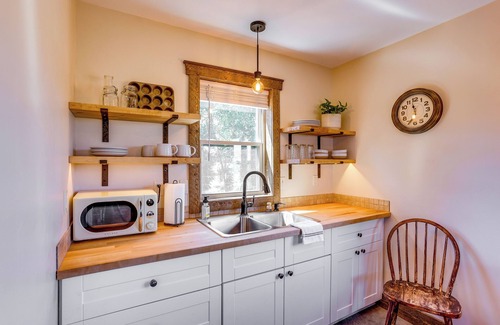 Del Norte Apartamento | Private Home w/ Hot Tub & Rio Grande River Access!