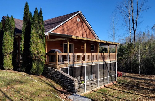 Sloans Valley Casa | Private home w/Hot tub & pool. In a gated resort community with a boat ramp.