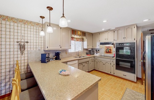 Jamestown Casa | Private home with peek-a-boo Yosemite views - near outdoor recreation