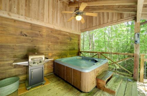 Vein Mountain Casa | Private Hot Tub and Deck! Secluded Marion Cabin