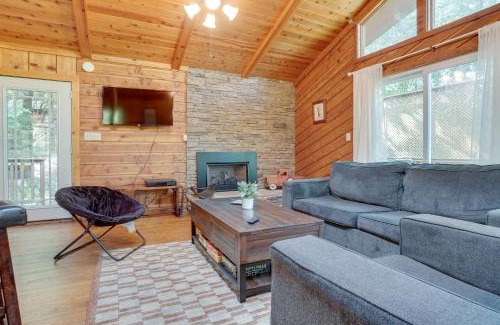 Cleveland Casa | Private Hot Tub and Game Room Cleveland Getaway