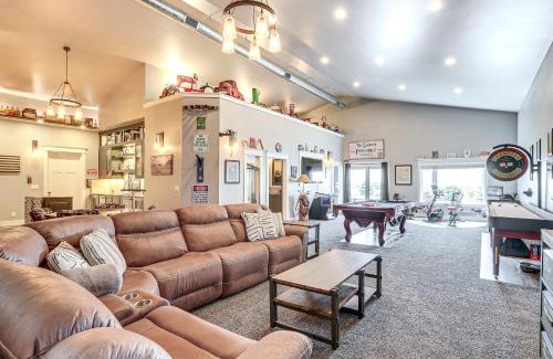 Weld County Casa | Private Hot Tub and Game Room Keenesburg Getaway!